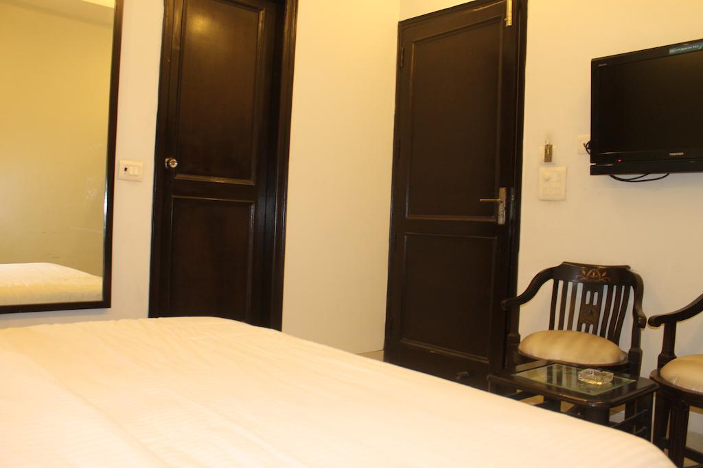 Airport Hotel Jet Inn Suites New Delhi Buitenkant foto