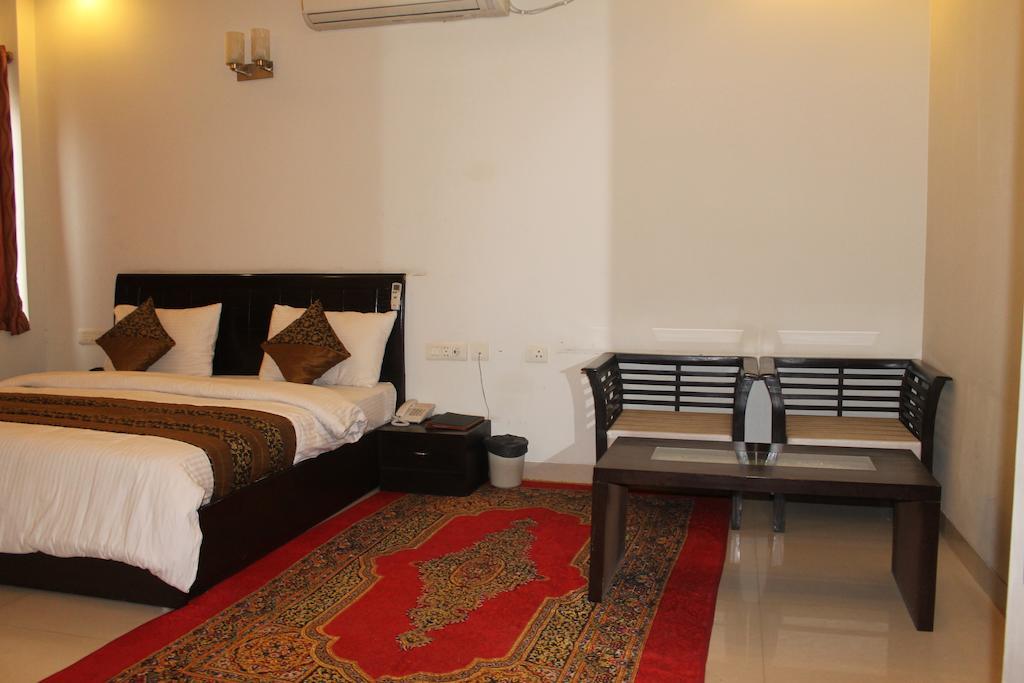 Airport Hotel Jet Inn Suites New Delhi Kamer foto